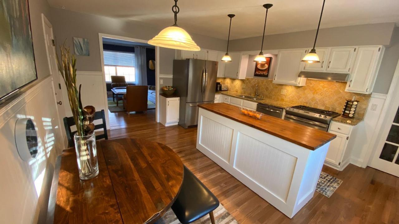 Here It Is! Cool Cape Cod-3 Br-2.5 Bath-12 Guests Olathe Eksteriør billede