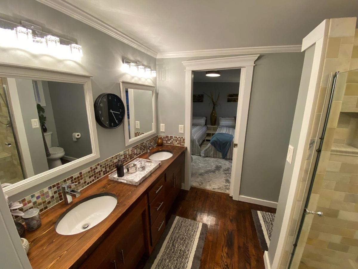 Here It Is! Cool Cape Cod-3 Br-2.5 Bath-12 Guests Olathe Eksteriør billede