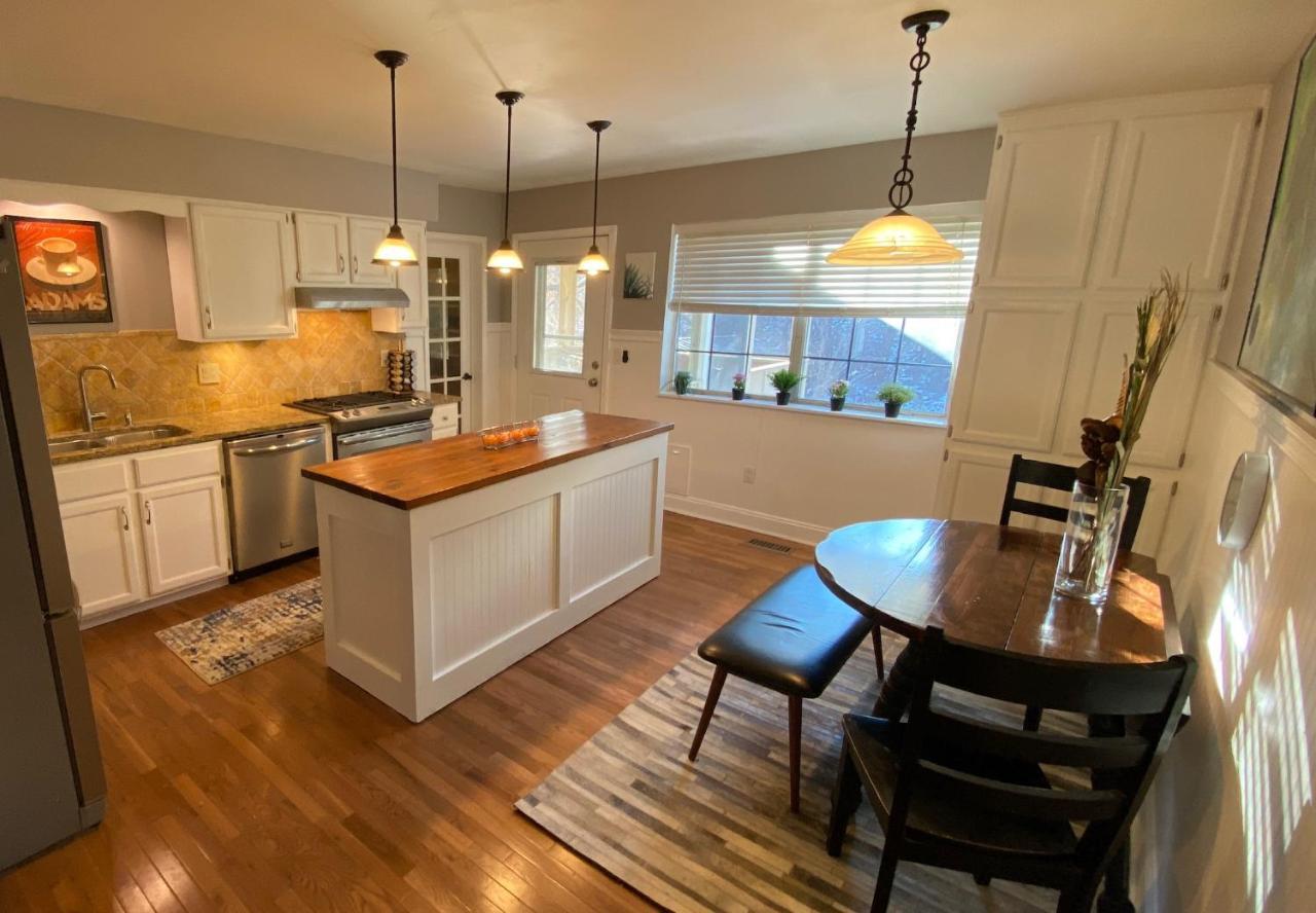 Here It Is! Cool Cape Cod-3 Br-2.5 Bath-12 Guests Olathe Eksteriør billede