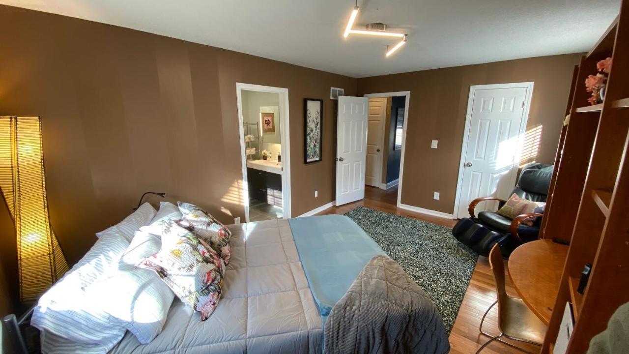 Here It Is! Cool Cape Cod-3 Br-2.5 Bath-12 Guests Olathe Eksteriør billede